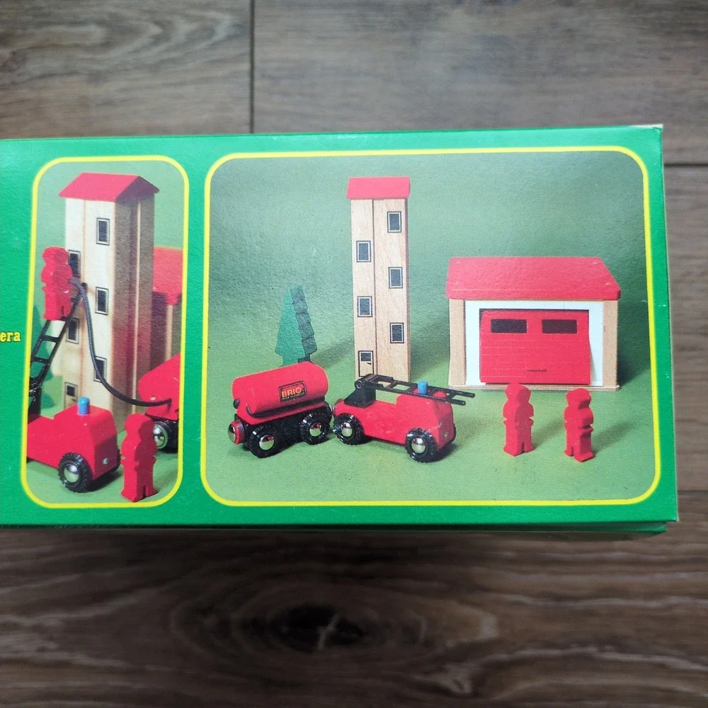 Vtg 90's SEALED BRIO Fire Station Set 33579 Red Wood Railway Sweden NIB